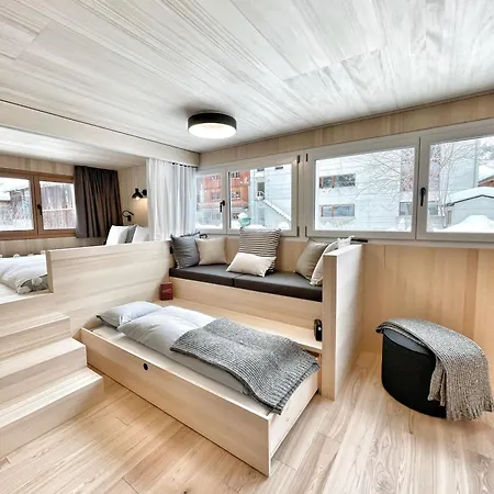 アパート Tinyhouse Style
